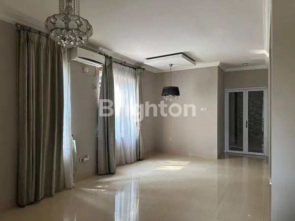 image RUMAH HOOK MEWAH SHM KOTA WISATA (2)