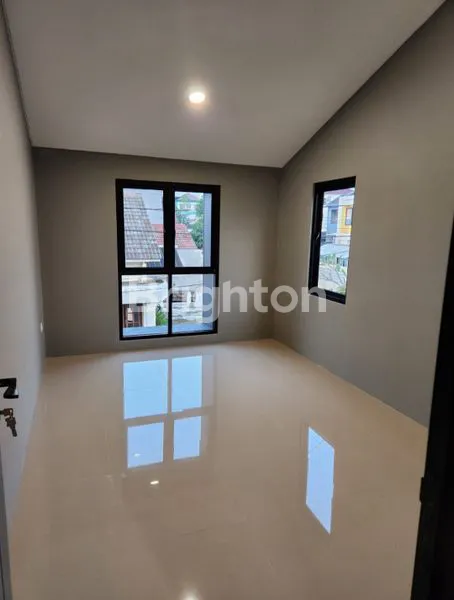 image RUMAH HOOK CANTIK BSD TANGERANG SELATAN (5)
