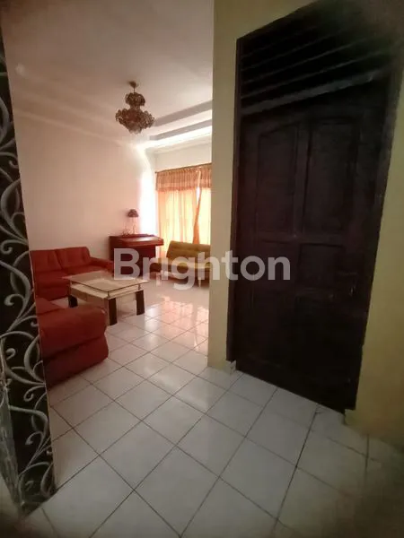 image RUMAH STRATEGIS 2 LANTAI DI JALAN CUT MEUTIA (4)