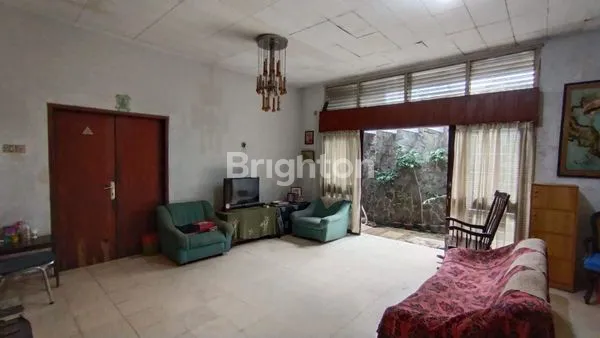 image HUNIAN EKSKLUSIF SHM 265M² KEBAYORAN BARU (3)