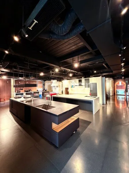 image GEDUNG SLIPI JALAN S. PARMAN RAYA SIAP PAKAI (1)