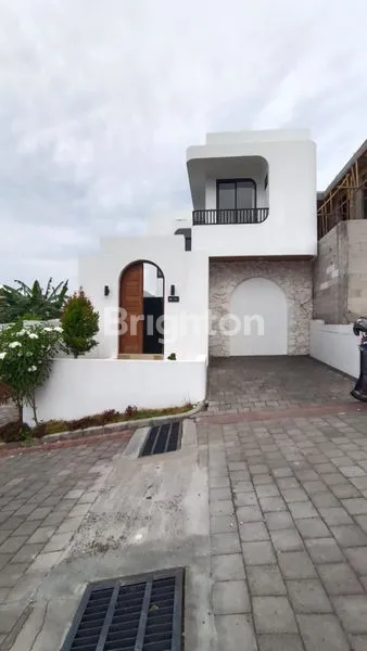image VILLA CANTIK BERLOKASI STRATEGIS DAN PREMIUM DI JALAN BY PASS,BENOA,KUTA SELATAN BADUNG (3)