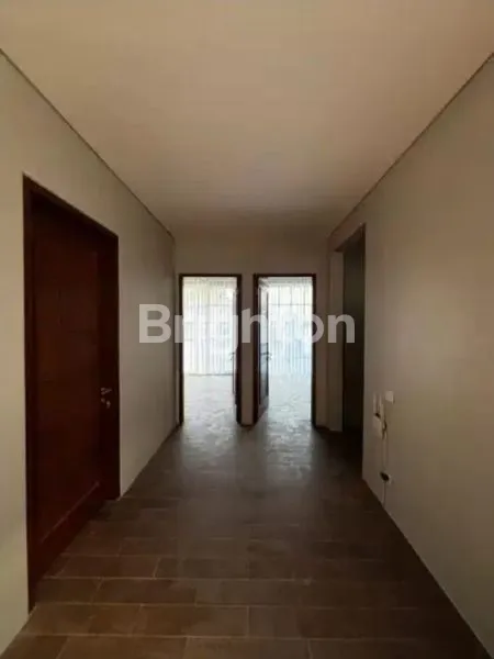 image RUMAH MEWAH 6 KT DI PAKUWON CITY (5)