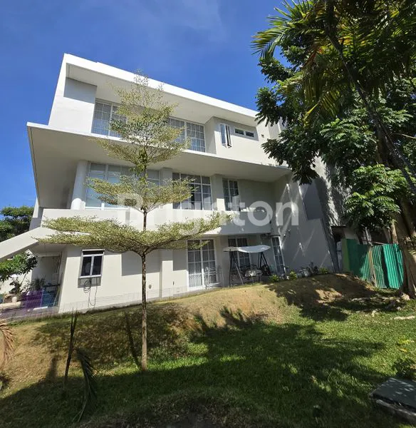 image RUMAH MEWAH 6 KT DI PAKUWON CITY (2)