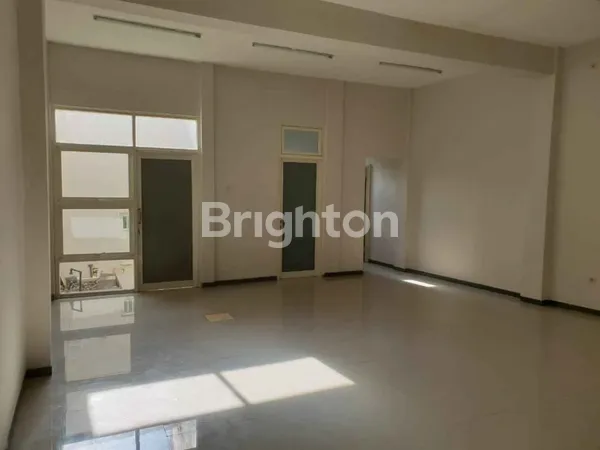 image RUKO 3 LANTAI RAYA A YANI SIAP PAKAI STRATEGIS (2)