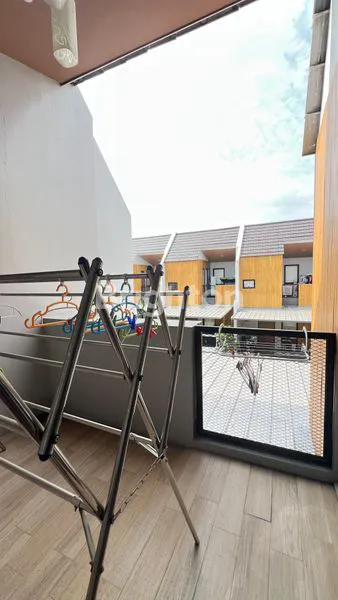 image RUMAH 2 LANTAI SIAP HUNI FULL FURNISH DI GRAND WISATA BEKASI (7)