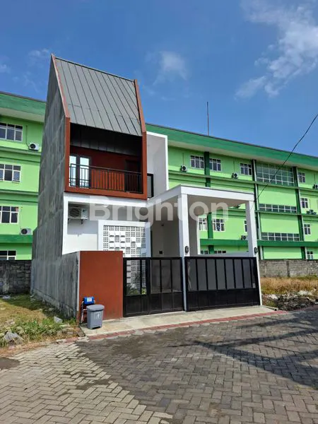 image RUMAH 2 LANTAI DI POROS PROVINSI KOTA MALANG, 1 AREA DENGAN YPI AL AZHAR (6)