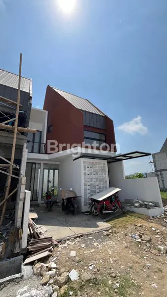 image RUMAH 2 LANTAI DI POROS PROVINSI KOTA MALANG, 1 AREA DENGAN YPI AL AZHAR (4)