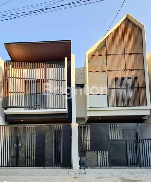 image RUMAH ROW JALAN 2 MBL, LOKASI RUNGKUT BARUK SURABAYA MODERN MINIMALIS (1)