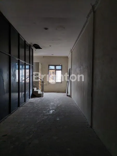 image RUKO 3 1/2 TINGKAT RAME PADAT PENDUDUK (5)