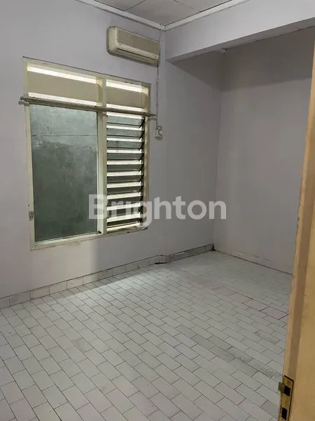 image DIJUAL RUMAH LUAS DAN STRATEGIS DI KARANGASEM LAWEYAN SOLO  (5)