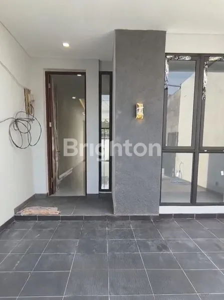 image RUMAH 2 LANTAI SIAP HUNI, MERUYA (1)