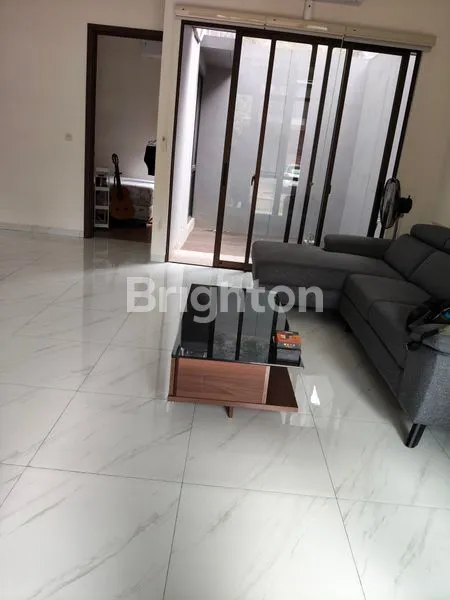 image DISEWA RUMAH KOSONGAN (DENGAN FASILITAS TETAP) – CLUSTER DAKOTA, SUVARNA SUTERA, TANGERANG (2)