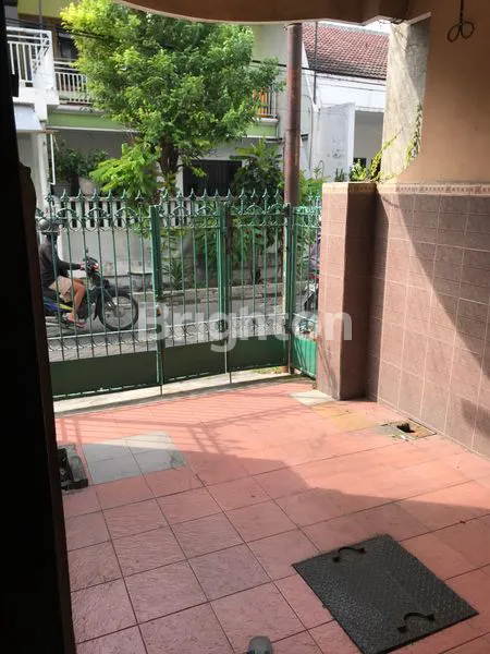image RUMAH SIAP HUNI SANGAT STRATEGIS, SIMPANG DARMO PERMAI SELATAN. (2)