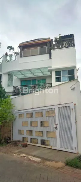 image RUMAH MEWAH 2 LANTAI DI TANJUNG BUNGA (3)