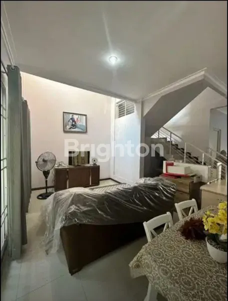 image RUMAH 1½ LANTAI BAGUS SIAP HUNI LEBAR 12 PERUMAHAN ONE GATE MANYAR DEKAT KERTAJAYA MANYAR KERTOARJO GUBENG NGAGEL (1)