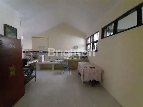 image RUMAH BISNIS 4+1 KT, LOKASI RAMAI (2)