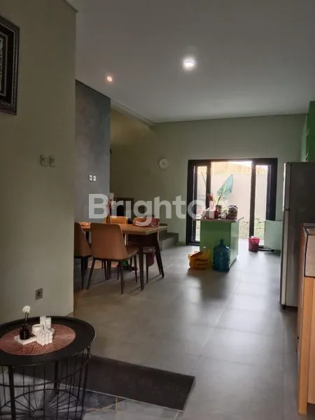 image RUMAH NYAMAN DAN KUALITAS BANGUNAN YANG SANGAT TERAWAT, COCOK UNTUK HUNIAN KELUARGA DI LINGKUNGAN TENANG DAN STRATEGIS. (2)