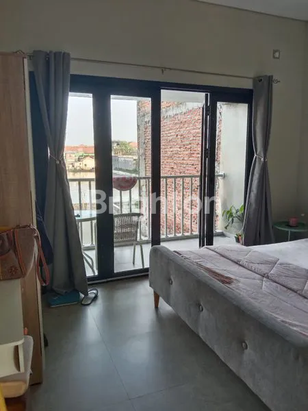 image RUMAH NYAMAN DAN KUALITAS BANGUNAN YANG SANGAT TERAWAT, COCOK UNTUK HUNIAN KELUARGA DI LINGKUNGAN TENANG DAN STRATEGIS. (3)