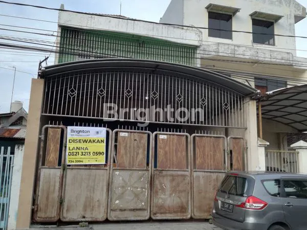 RUKO BESAR SIAP DIPAKAI COCOK BUAT USAHA DI DAERAH RAYA PETEMON TIMUR