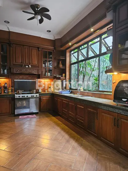 image DIJUAL CEPAT RUMAH MEWAH FULL FURNISHED (2)