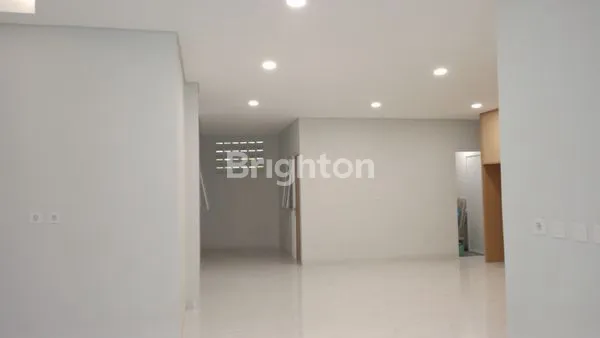 image RUMAH CANTIK 1 1/2 LANTAI SIAP HUNI JELAMBAR JAKARTA BARAT (8)