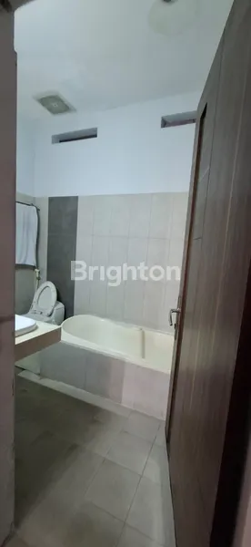 image SIAP HUNI FURNISHED DKT TIPTOP DAN LAP GOLF RAWAMANGUN EKONOMIS NEGO (7)