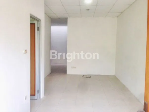 image RUMAH 1 LT TERAWAT DI SUNTER AGUNG JAKARTA UTARA  (4)