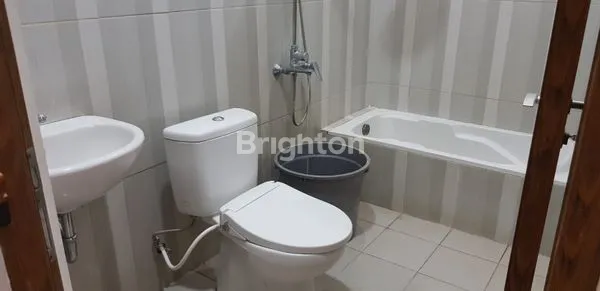 image DIJUAL RUMAH 3 LANTAI DI TANJUNG DUREN JAKARTA BARAT (5)