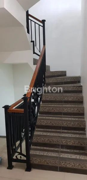 image DIJUAL RUMAH 3 LANTAI DI TANJUNG DUREN JAKARTA BARAT (3)