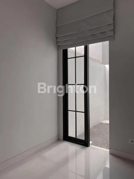 image RUMAH 2 LANTAI SIAP HUNI AREA CITRAGRAND SAMBIROTO SEMARANG (2)