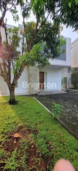 image RUMAH MEWAH 2 LANTAI SIAP HUNI DAERAH PAPANDAYAN SEMARANG SELATAN (1)