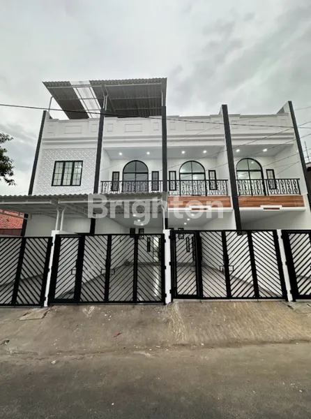 image RUMAH BARU 3 LANTAI INDENT TANJUNG DUREN JAKARTA BARAT (1)