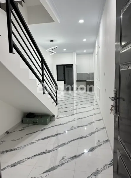 image RUMAH BARU 3 LANTAI INDENT TANJUNG DUREN JAKARTA BARAT (4)