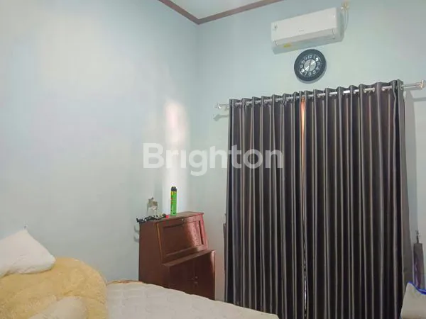 image DISEWAKAN RUMAH UNTUK TEMPAT TINGGAL / KANTOR. 5 MENIT KE MCD & KFC. 5 MENIT KE PERUMAHAN CITRA GRAND. 10 MENIT KE RSWN. 10 MENIT KE RS PRIMAYA. DEKAT DENGAN PASAR TRADISIONAL & MODEREN. BEBAS BANJIR. BERADA DI SEMARANG TIMUR (6)