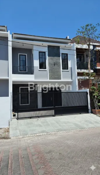 image RUMAH HOOK NEW GRESS MINIMALIS DI BOULEVARD ARAYA STRATEGIS DEKAT  KEPUTIH PAKUWON CITY ITS KLAMPIS SEMOLO HOKKY MERR MANYAR KERTAJAYA (2)