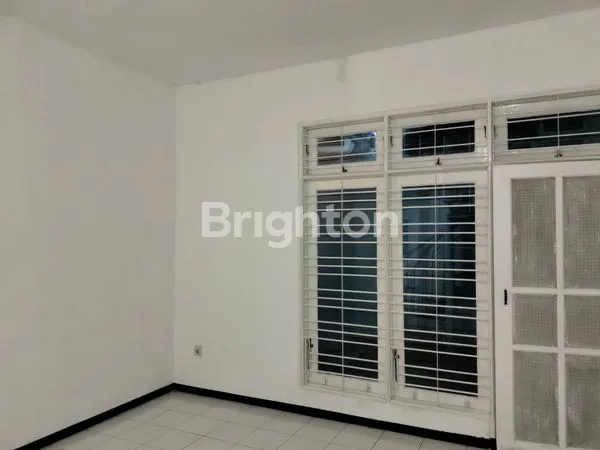 image HUNIAN NYAMAN DELTASARI LT 225M² 3+1KT (3)
