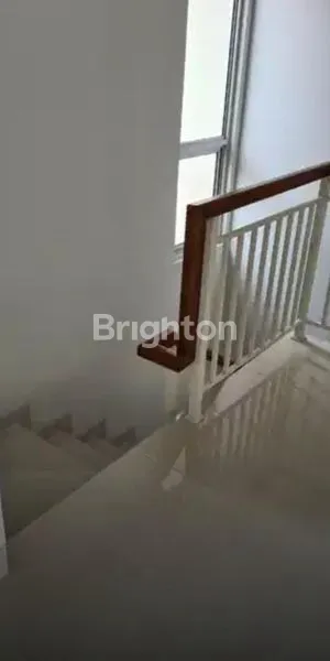 image RUMAH 2 LANTAI DI CARILLO PARAMOUNT GADING SERPONG TANGERANG (2)