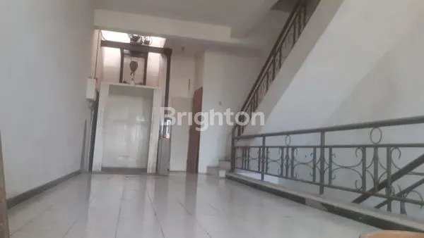 image RUKO 3 LANTAI SIAP HUNI DI PUTRO AGUNG (5)