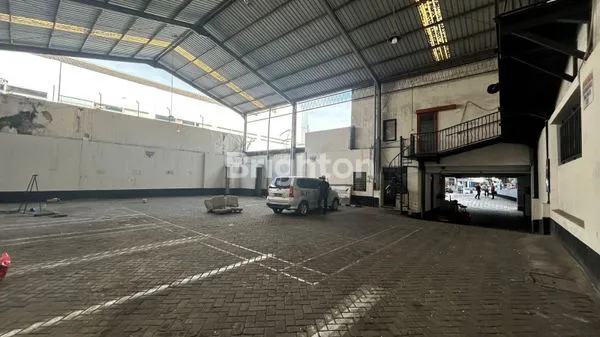 image GEDUNG KANTOR JALAN RAYA GUBENG - RAYA SULAWESI, SURABAYA PUSAT. STRATEGIS DEKAT RAYA KERTAJAYA - BILITON - NGAGEL - SUMATERA - PANGLIMA SUDIRMAN - BASUKI RAHMAT - KEPUTRAN - DINOYO - DR. SOETOMO, DLL. COCOK UNTUK CAFE - RESTAURANT - KANTOR - SHOWROOM - K (4)