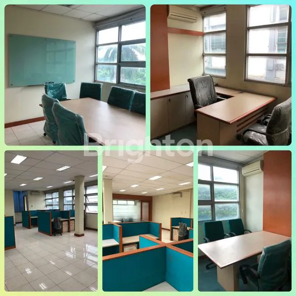 image RUKO HOOK 3 LANTAI SIAP PAKAI DI KAWASAN PULO GADUNG JAKARTA TIMUR (2)