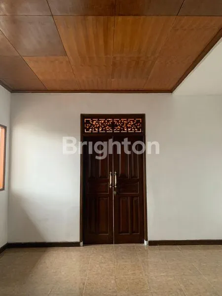 image RUMAH 3 LANTAI 4KT DI KEBO IWA DENPASAR (2)