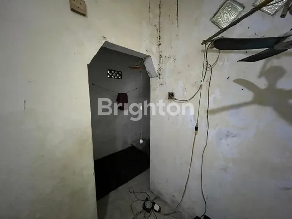 image RUMAH LUAS STATEGIS COCOK UNTUK INVESTASI / USAHA (6)