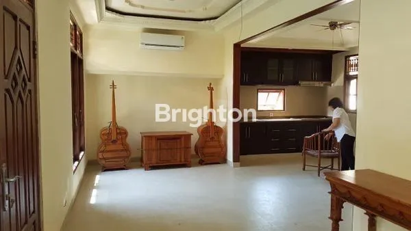 image RUMAH DUA LANTAI STYLE BALI OTENTIK DI SANUR - BALI (5)