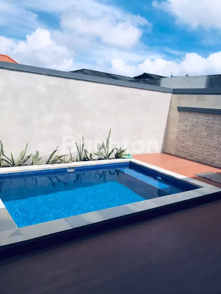 image DISEWA CEPAT: VILA EKSKLUSIF SIAP HUNI 2 BR SHM DI JANTUNG SEMINYAK, BADUNG (3)