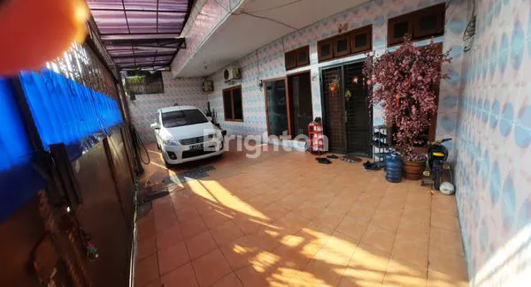 image RUMAH KEMAYORAN LT 200M², 4 KT, SHM (2)