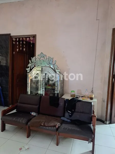 image HUNIAN NYAMAN LT 325M² DI SOLO BARU (6)