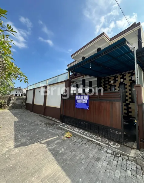 DISEWAKAN VILLA 2 LANTAI SEMI FURNISHED
