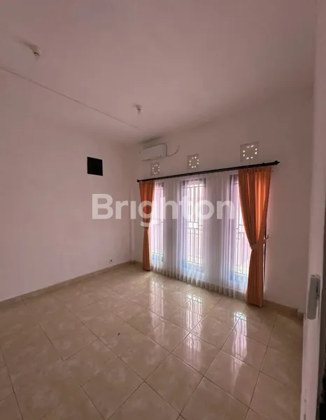 image DISEWAKAN VILLA 2 LANTAI SEMI FURNISHED (7)