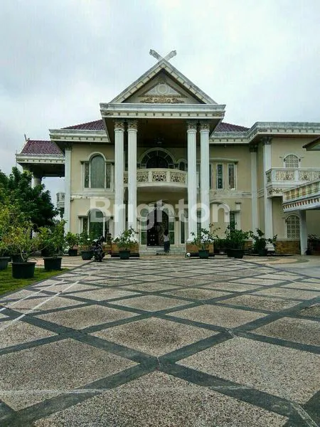 image RUMAH MEWAH 7 KT FULL FURNITURE PEKANBARU (1)